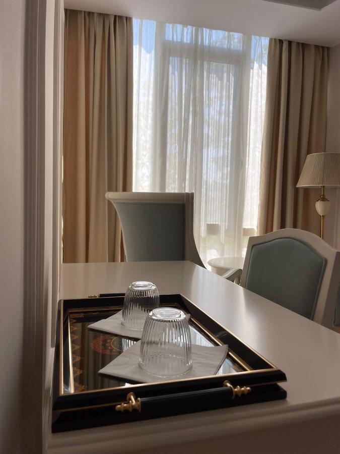 Sol Invictus Boutique Hotel Durres Albania エクステリア 写真