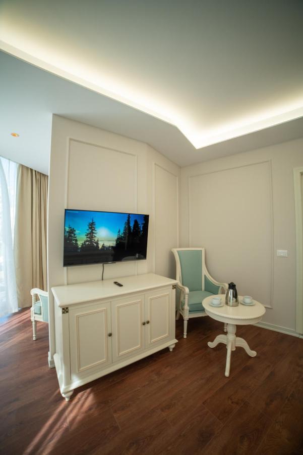 Sol Invictus Boutique Hotel Durres Albania エクステリア 写真