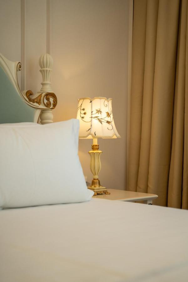 Sol Invictus Boutique Hotel Durres Albania エクステリア 写真
