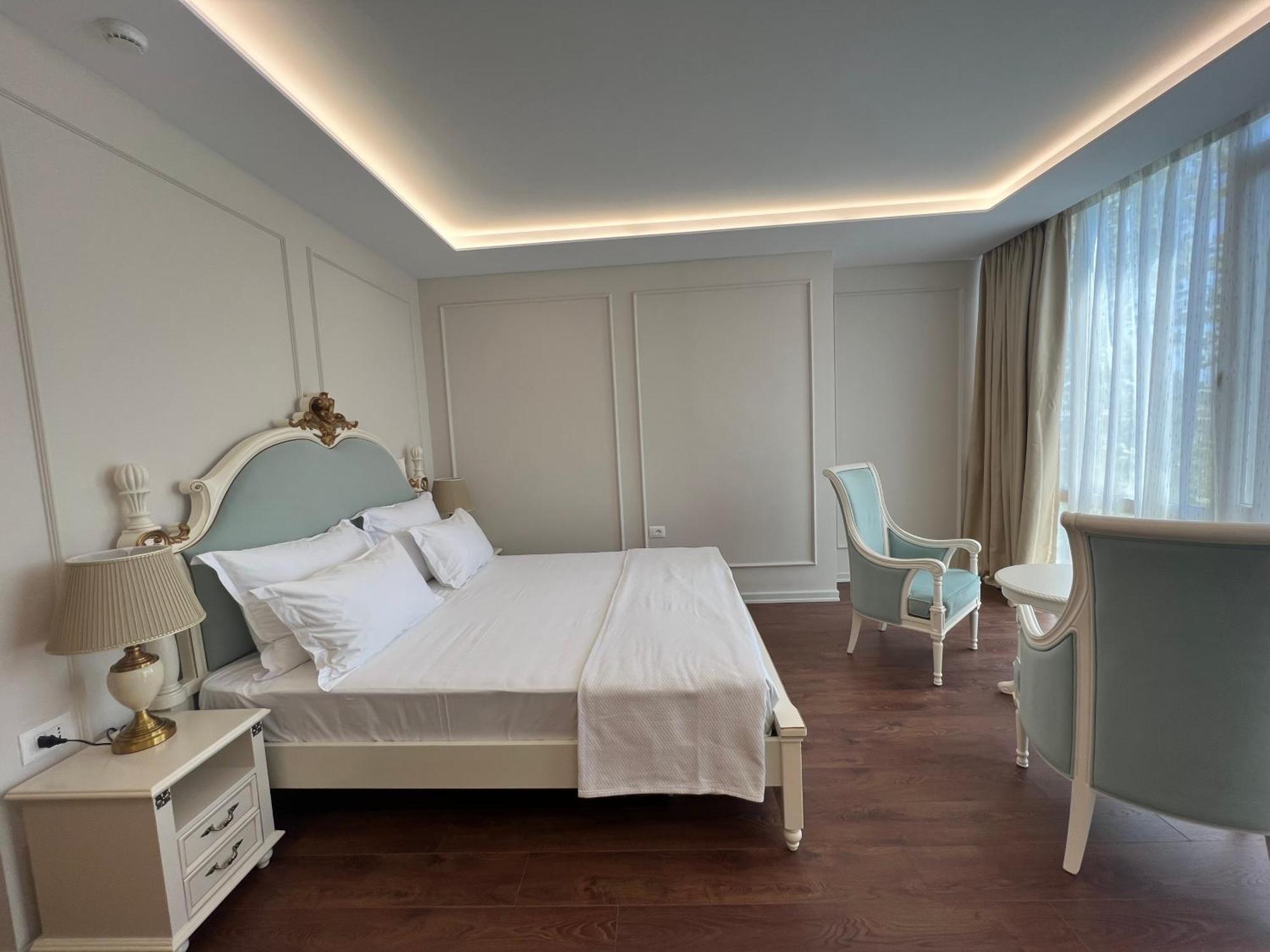 Sol Invictus Boutique Hotel Durres Albania エクステリア 写真