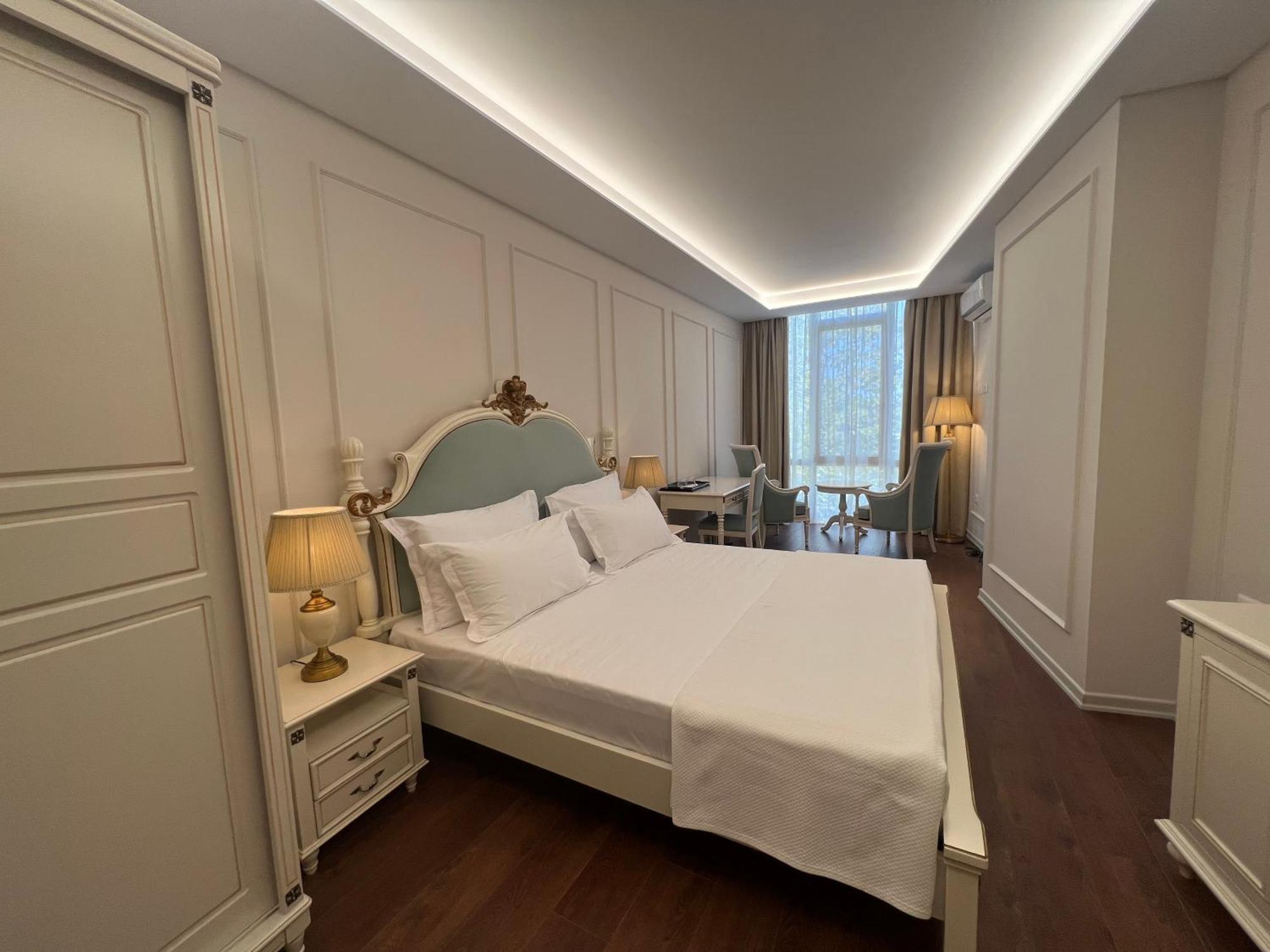 Sol Invictus Boutique Hotel Durres Albania エクステリア 写真
